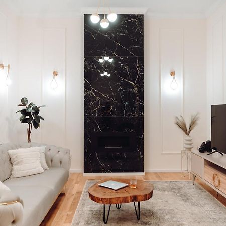 קלוז'-נאפוקה Fabulous And Fancy City Center Designer Apartment מראה חיצוני תמונה