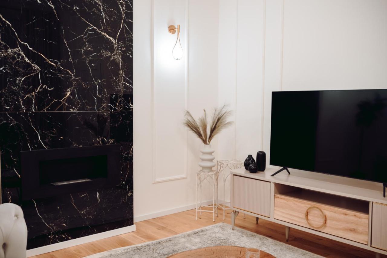 קלוז'-נאפוקה Fabulous And Fancy City Center Designer Apartment מראה חיצוני תמונה
