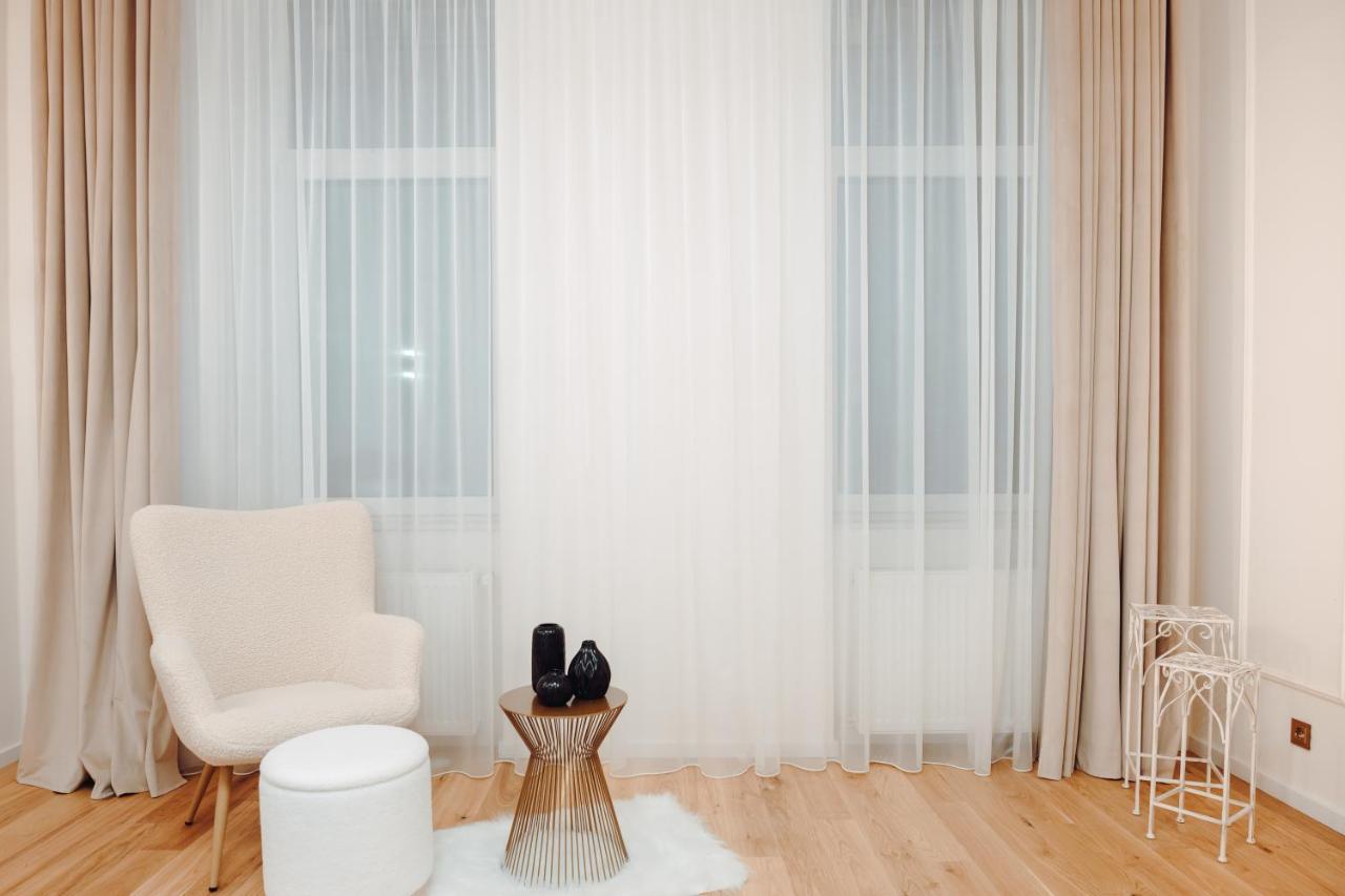 קלוז'-נאפוקה Fabulous And Fancy City Center Designer Apartment מראה חיצוני תמונה