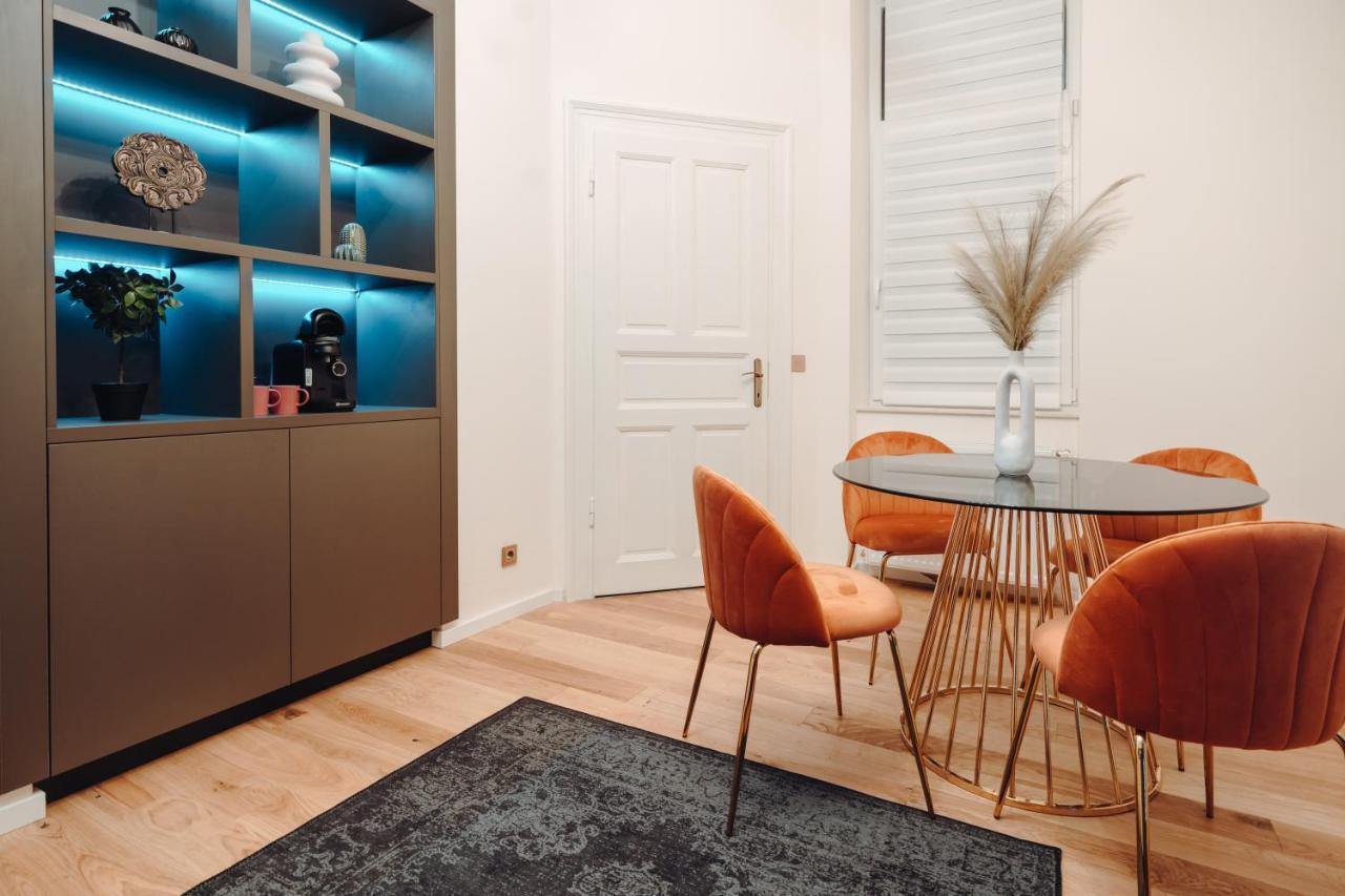 קלוז'-נאפוקה Fabulous And Fancy City Center Designer Apartment מראה חיצוני תמונה