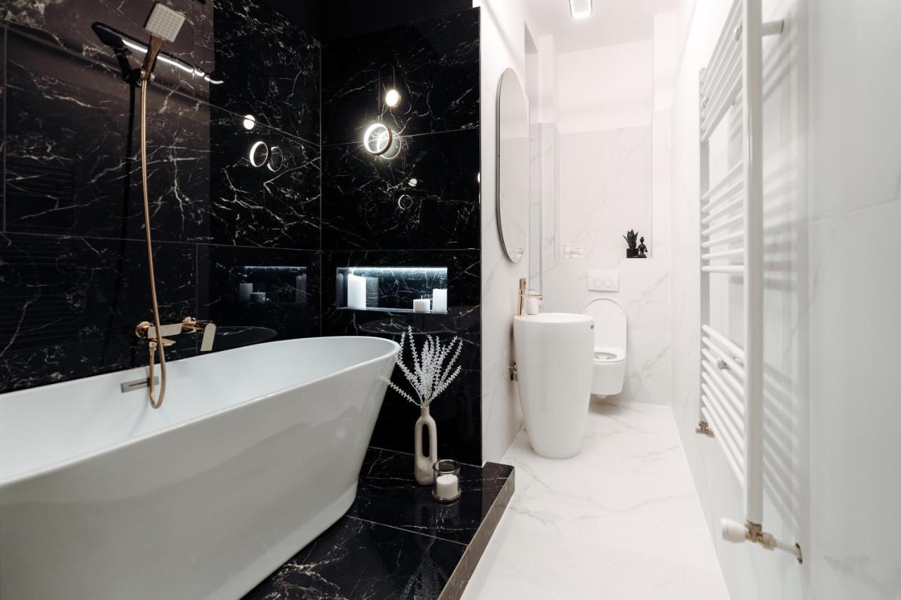 קלוז'-נאפוקה Fabulous And Fancy City Center Designer Apartment מראה חיצוני תמונה