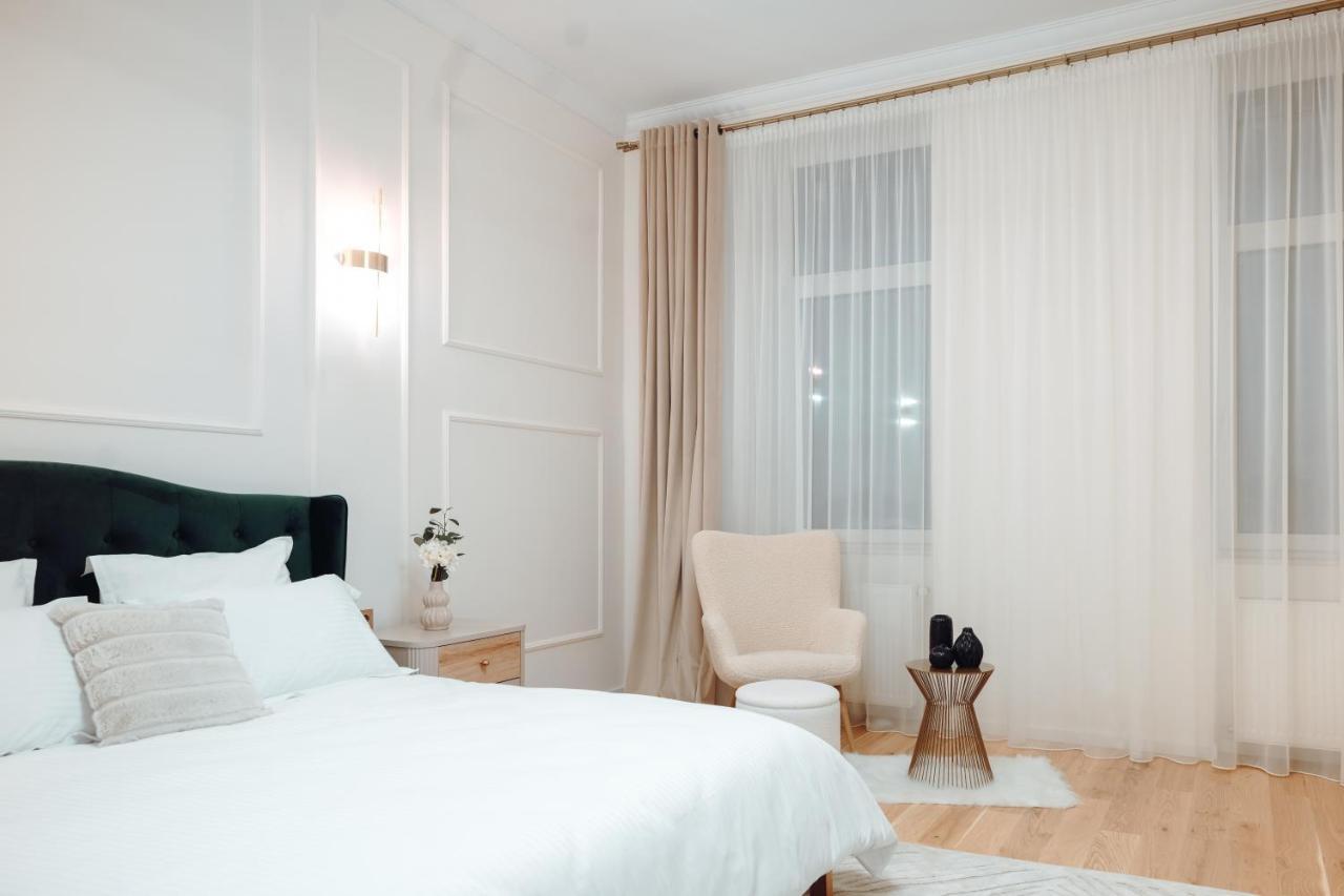 קלוז'-נאפוקה Fabulous And Fancy City Center Designer Apartment מראה חיצוני תמונה