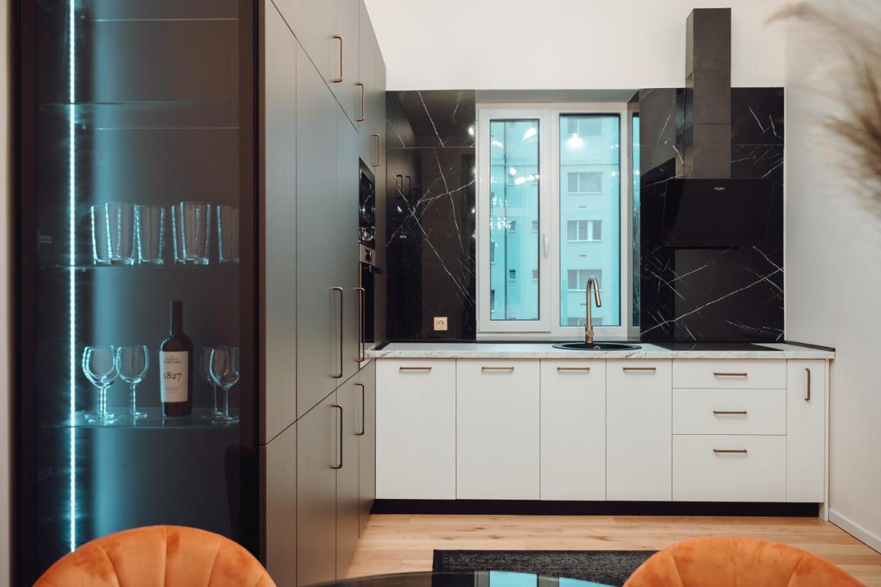 קלוז'-נאפוקה Fabulous And Fancy City Center Designer Apartment מראה חיצוני תמונה