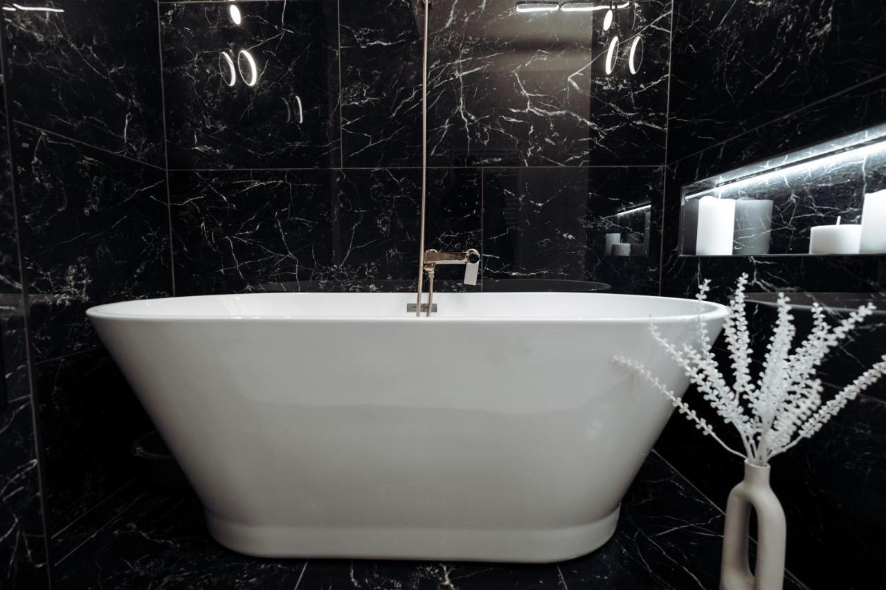 קלוז'-נאפוקה Fabulous And Fancy City Center Designer Apartment מראה חיצוני תמונה