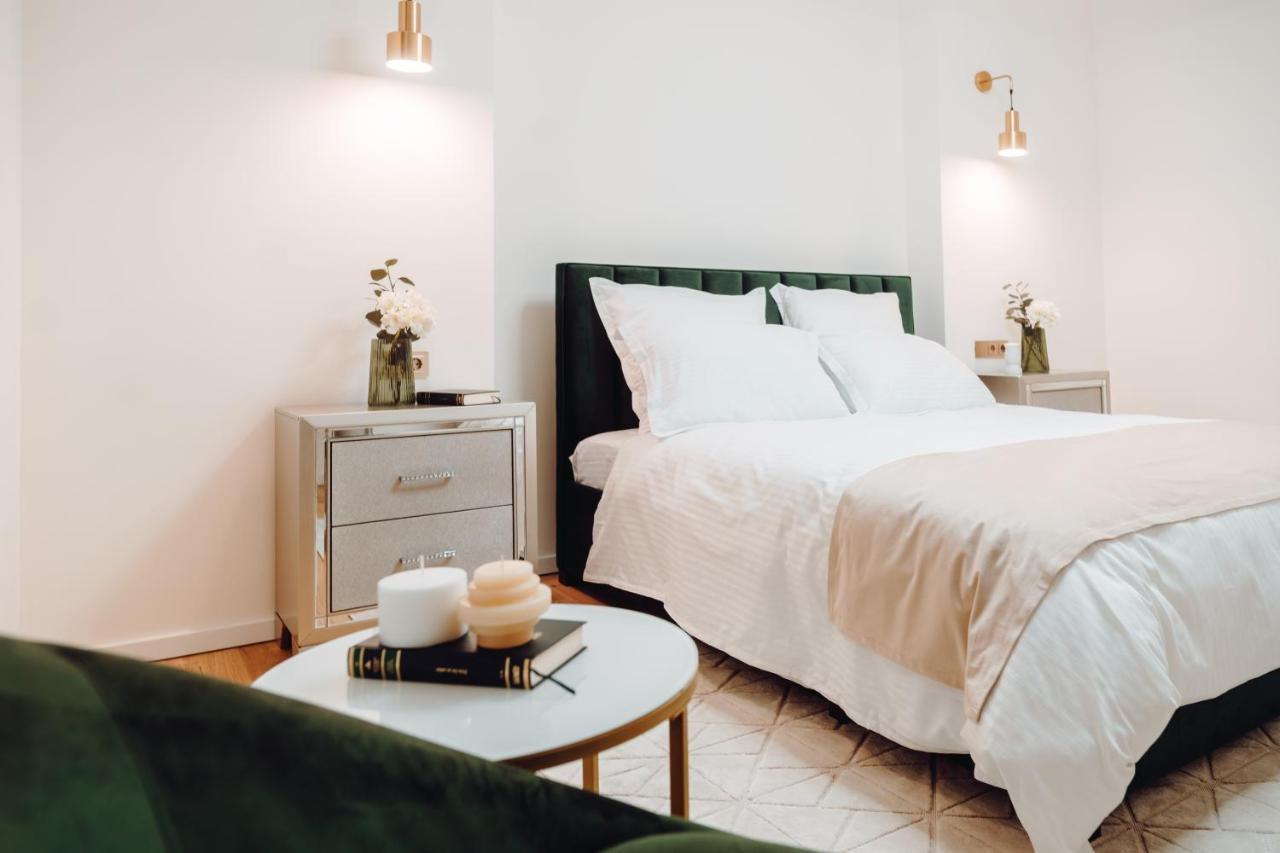 קלוז'-נאפוקה Fabulous And Fancy City Center Designer Apartment מראה חיצוני תמונה
